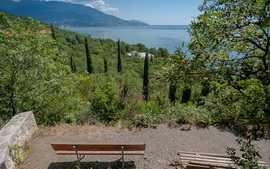 Чеховская скамейка