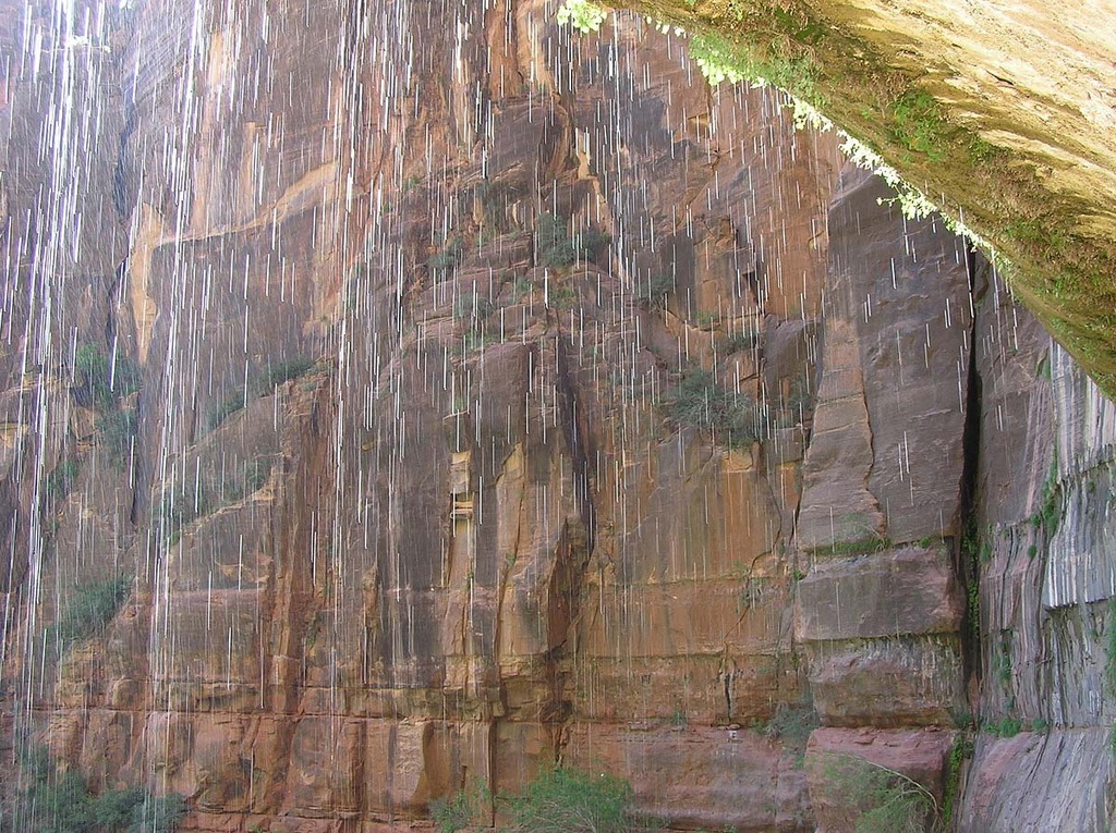 Плачущая скала